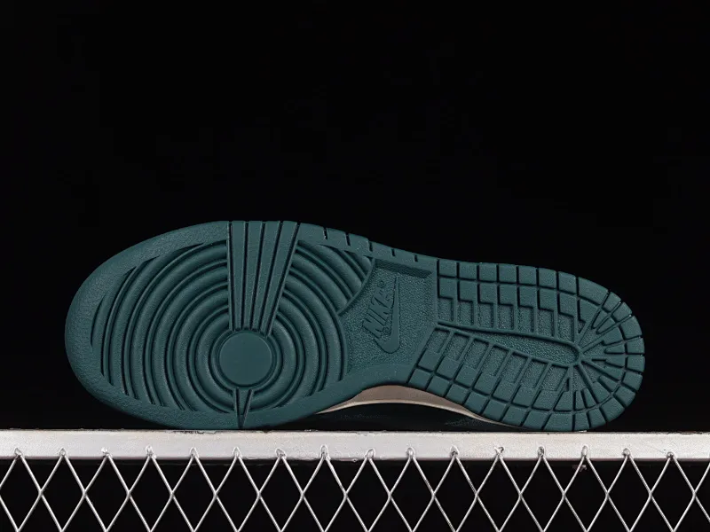 All categories Nk SB Dunk series Nk SB Dunk Low low-top sneakers Nk Dunk Low "Dark Teal Velvet" velvet dark green SB low-top casual sneakers DZ5224-300